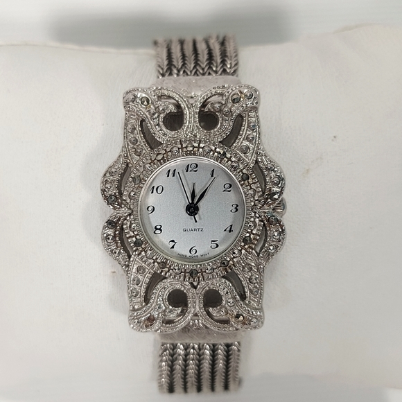 Accessories - Vintage Silver tone Multi strand chain bracelet women's wrist watch